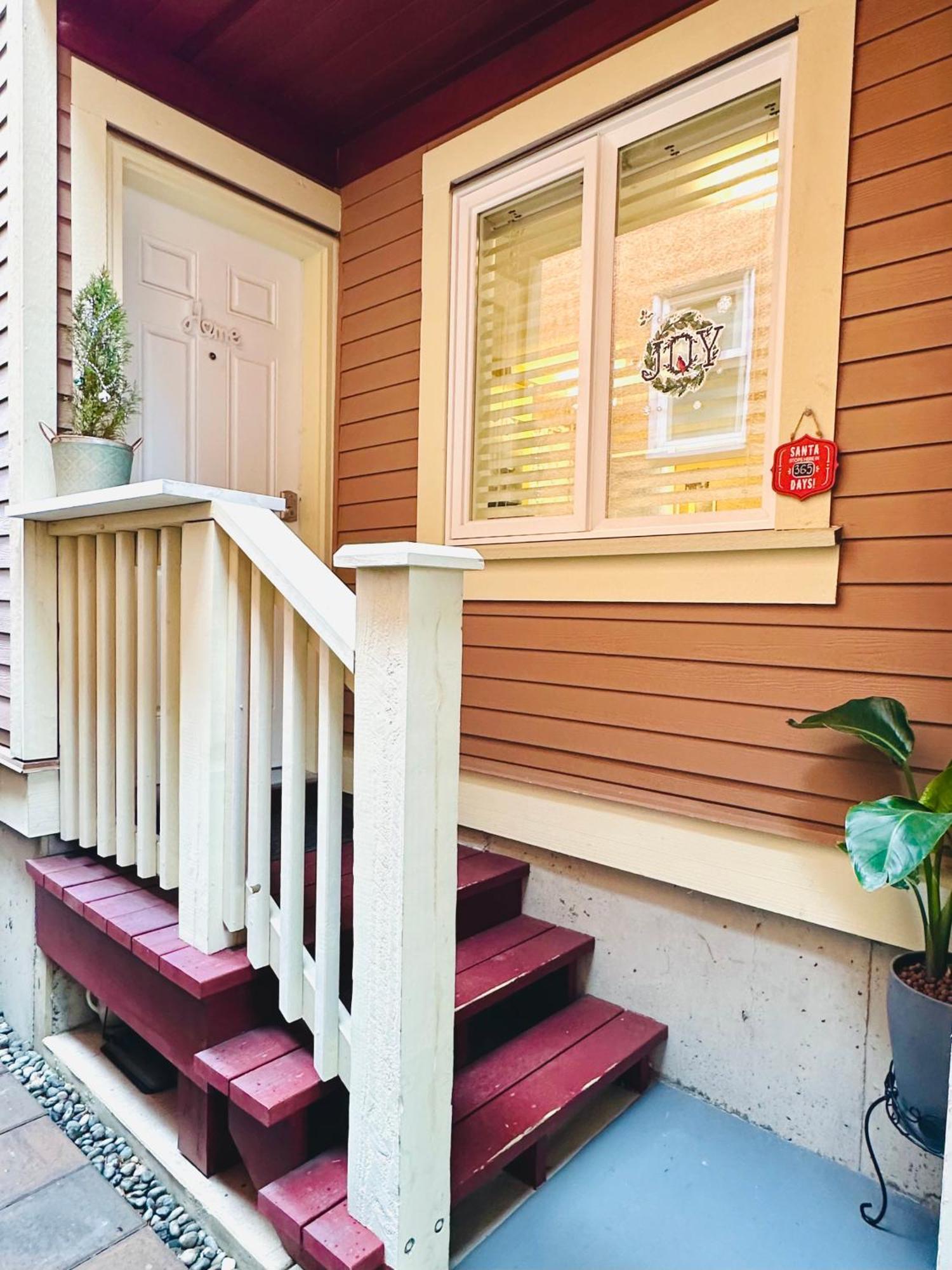 Private Guest Suite 10Mins To Downtown - King Bed - Bathtub - Free Parking Ванкувер Экстерьер фото